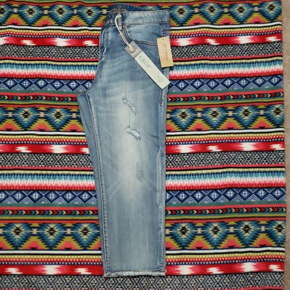 ❌SOLD❌AMERICAN RAG Crop Jeans